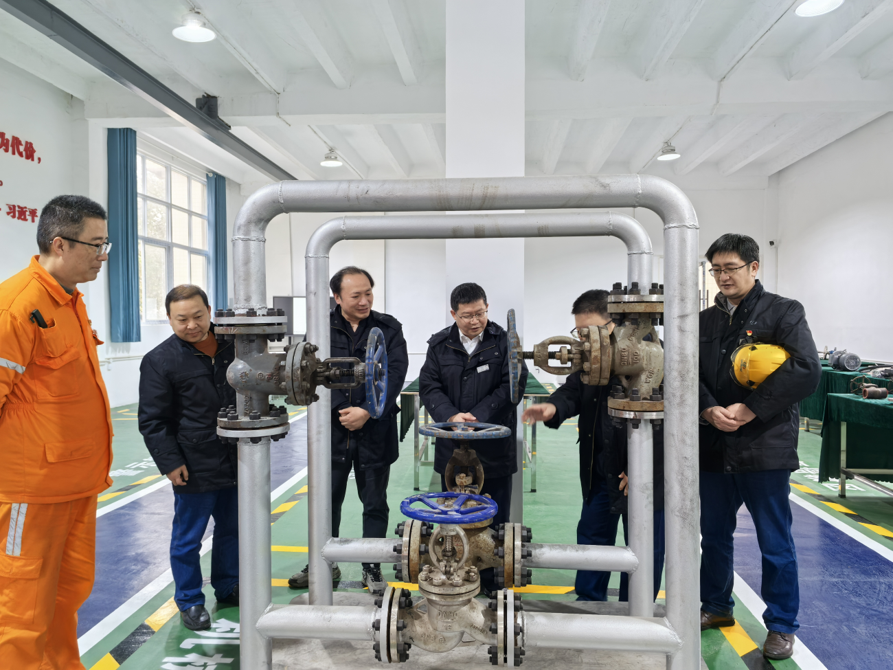 瀘天化股份公司到弘旭公司調(diào)研指導(dǎo)工作(圖2)